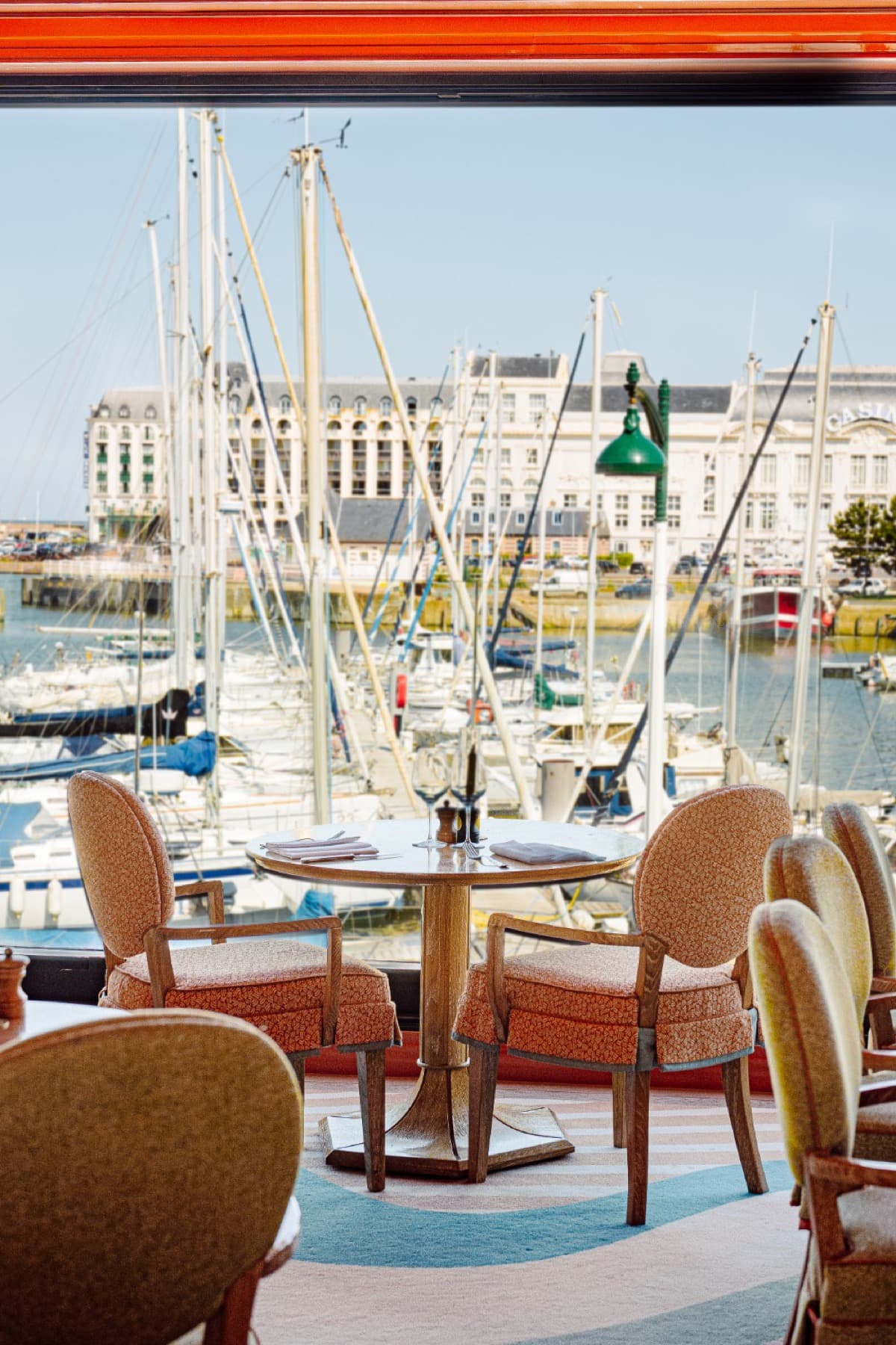 Restaurant Le Deauville, Deauville — вид 2, проект Domino Agency