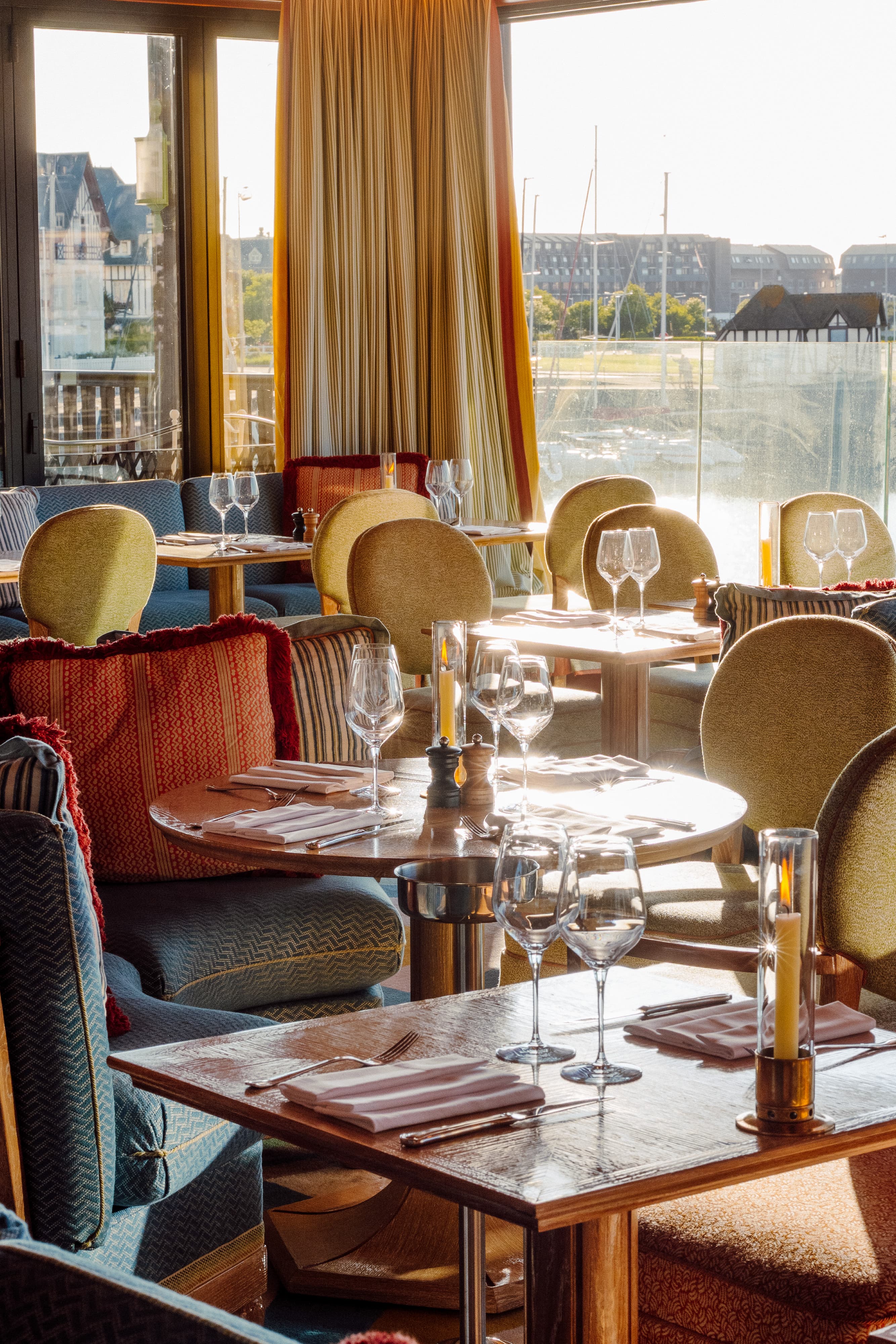 Restaurant Le Deauville, Deauville — вид 12, проект Domino Agency